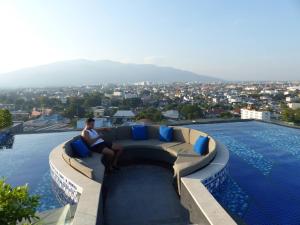 Amazing Sky River Suite