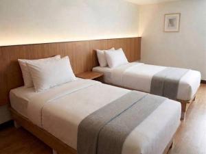 Ponburi Hotel
