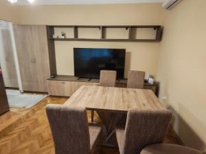 Trumpet - Renovated Downtown 1BR, Free Parking