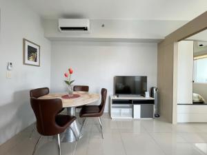 Makati CBD Executive Skyline Apartments