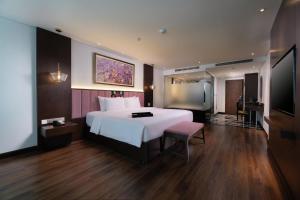 Aurora Dong Xuan Hotel