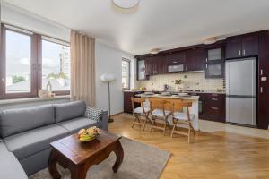 Lumina 3-room Apart & Parking & Balcony I AC