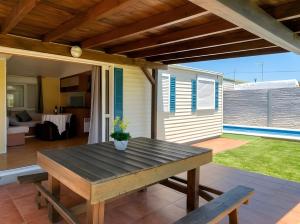 Casa cerca a la playa del palmar con piscina y barbacoa