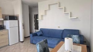 Cozy Blue Pisa