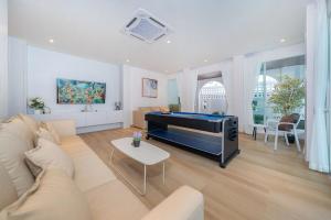 Luxury 6BR Pool Villa A Patong 5 Mins to Beach