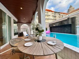 Luxury 6BR Pool Villa A Patong 5 Mins to Beach
