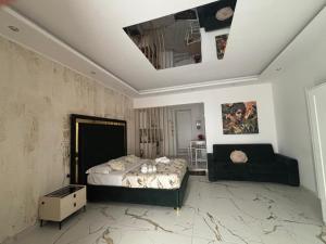 Crystal Home