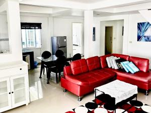 Rawai 3 Bedroom Pool Villa near Nai Harn Beach