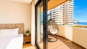 Business Travelers - Ocean and Marina Views