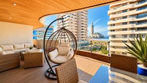 Business Travelers - Ocean and Marina Views