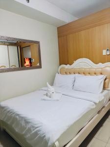 Premium Staycation in Shell residence MOA - JD