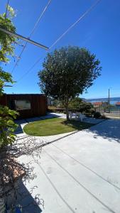 Acouga - Casa con jardín privado, vistas al mar y acceso a la senda litoral de la Ría de Muros y Noia