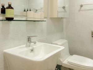 3 Beds for 6 Seolleung Seonjeongneung COEX Gangnam Cheongdam Airport Bus