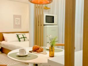 3 Beds for 6 Seolleung Seonjeongneung COEX Gangnam Cheongdam Airport Bus