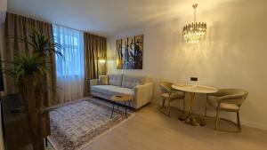 Golden Luxury Apartments