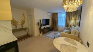 Golden Luxury Apartments