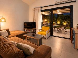 Oliva Retreat Fourka