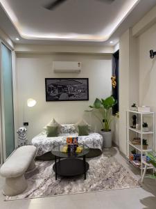 Luxury 1BHK, Fella Aurelle, Golf Course Road