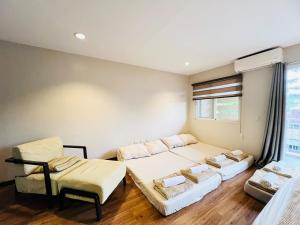 4 Bedroom Apartment with 4 T&B near Oakridge 5 mins to IT Park
