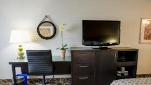 Crowne Plaza Kitchener-Waterloo by IHG