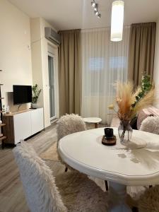 Apartment Sweet Home