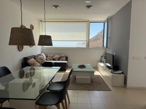 Moderno apartamento con vistas al mar