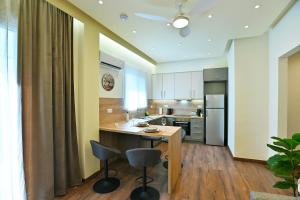 49 Evrou Street -Near Metro & Hospitals N1