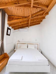 Mando Apartments