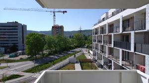 Bright apartment with Private Parking Garage