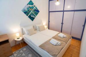 15min to Beach - Central Apt with Garage & Balcony