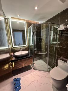 Diamon Crown Modern Luxury Studio Apartment - StayWithTheo Collection