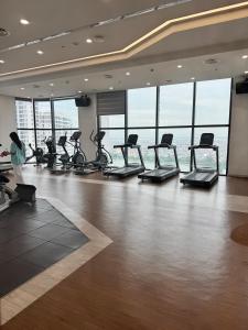 Diamon Crown Modern Luxury Studio Apartment - StayWithTheo Collection