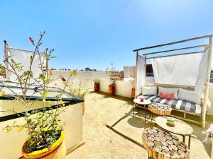 Riad Des Amis Private-Pool-Rooftop