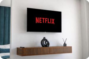 Les Princesses l 2 Smart TVs l AC l Balcony