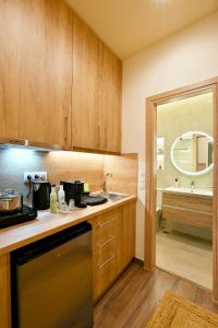 49 Evrou Street -Near Metro & Hospitals N2