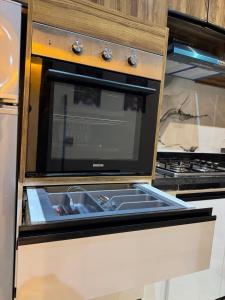 Apartment with Balcony, Free Airport Shuttle and Parking