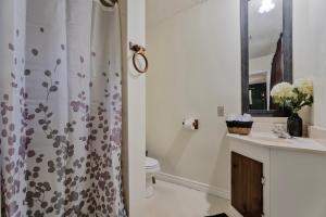 Cozy Huntsville Room with Fire Pit, BBQ, Close to Downtown