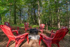 Cozy Huntsville Room with Fire Pit, BBQ, Close to Downtown
