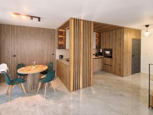 Apartament nadmorski z ogródkiem