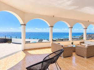 Riptide Luxury sea front villa with a heated pool free