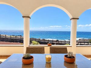 Riptide Luxury sea front villa with a heated pool free