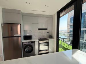 Luxury 2 Beds - Burj and canal view - Huge Balcony