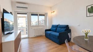 Elegantis Trastevere Family Apartment with Terrace - Near Tram, Train and Bus for the City Centre
