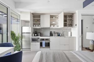 Premium Central Studio Apartment Walk to CNTower
