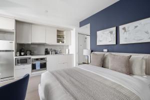 Premium Central Studio Apartment Walk to CNTower