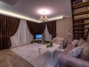 Three-Bedroom Apartment room in Family Hotel Agoncev