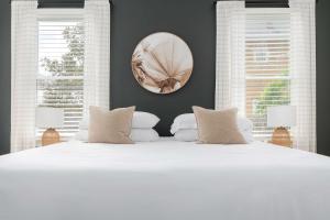 Designer 2BR - Historic Charm Walk to Fun