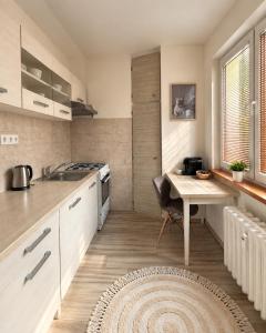 Bystrina - priestranný apartmán s parkovaním