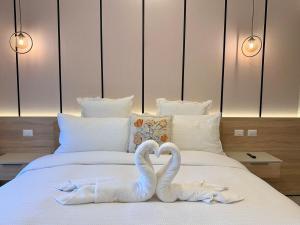 Stylish Apartment with Pool Near Hard Rock
