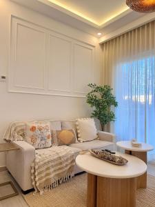 Stylish Apartment with Pool Near Hard Rock